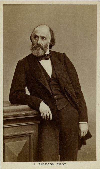Porträtt av poeten Victor de Laprade 1812-1883, ca. 1870. av Photo studio Mayer and Pierson.