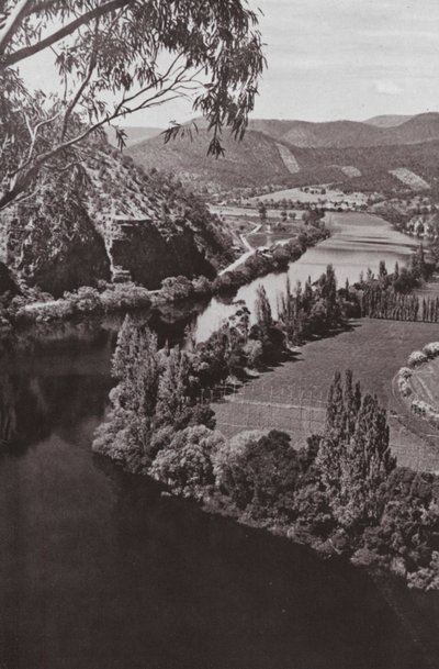 River Derwent nära New Norfolk, Tasmanien (s/v foto) av Photographer Australian