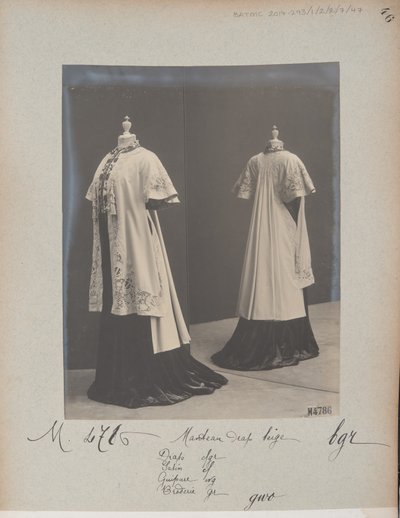Albumsida: House of Worth, Coat av Photographer French