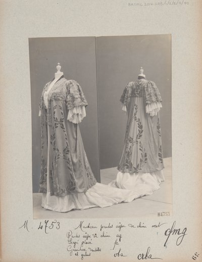 Albumsida: House of Worth, Coat av Photographer French