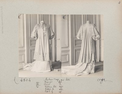 Albumsida: House of Worth, Coat av Photographer French
