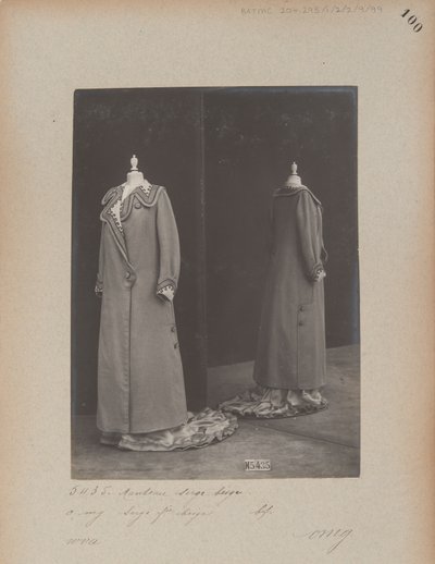 Albumsida: House of Worth, Coat av Photographer French