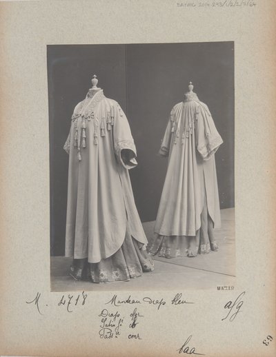 Albumsida: House of Worth, Coat av Photographer French