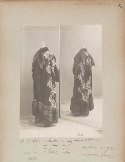 Albumsida: House of Worth, Coat av Photographer French