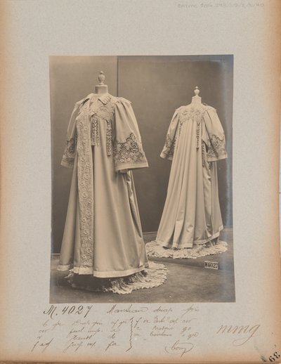 Albumsida: House of Worth, Coat av Photographer French
