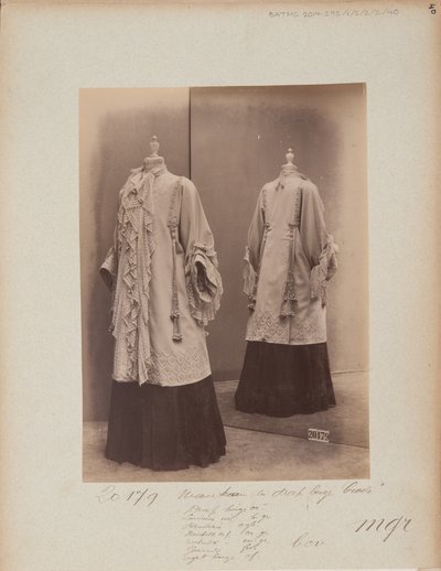 Albumsida: House of Worth, Coat av Photographer French
