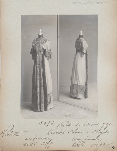 Albumsida: House of Worth, middagsklänning av Photographer French