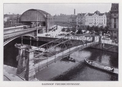 Berlin: Bahnhof Friedrichstrasse (s/v foto) av Photographer German