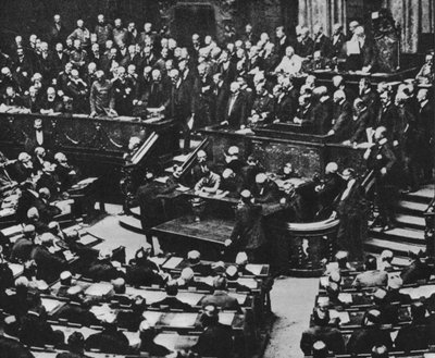 Tysklands krigsförklaring mot Frankrike den 3 augusti 1914 i Riksdagen (s/v foto) av Photographer German
