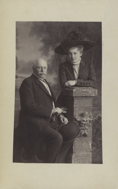 Graf Ferdinand von Zeppelin, tysk luftskeppsdesigner och konstruktör, och hans fru Isabella (s/v foto) av Photographer German