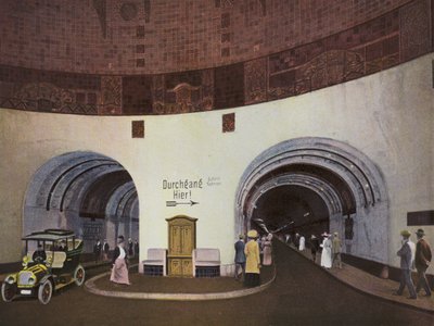 Hamburg: Elbtunneln, byggd 1908-11 Längd 450 m, djup 20 m u W Kostnad ca 11 miljoner euro (foto) av Photographer German