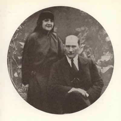 Mustafa Kemal Ataturk, Turkiets president, och hans fru, Latife Usakligil (s/v foto) av Photographer German