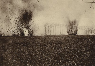 Skal som exploderar framför St Vaast Wood, nära Arras, Frankrike, första världskriget av Photographer German