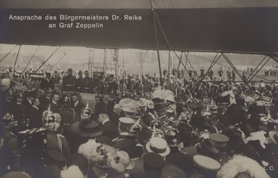 Tal av borgmästare Dr Reike till den tyske luftskeppskonstruktören Graf Ferdinand von Zeppelin (s/v foto) av Photographer German