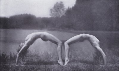 Den vackra kroppen, fysisk kultur för kvinnor (svartvitt foto) av Photographer German