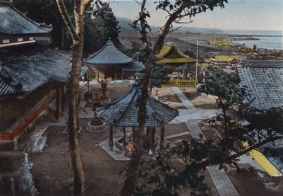 Japan, ca 1912: Miidera, en av de 8 utsikterna över Ohmi, nära Kyoto (foto) av Photographer Japanese