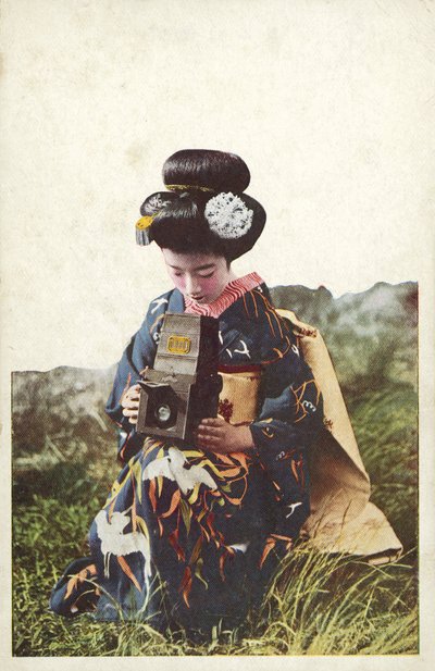 Japansk kvinna som bär traditionell dräkt (färgfoto) av Photographer Japanese