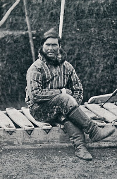 En eskimå vilande på sin släde, 1912 av Pierre Petit