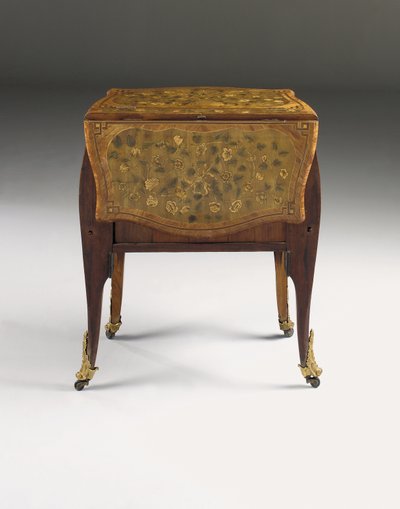 Ludvig XV kommod, c.1765-70 (ormolu monterad tulpanved, platan, amaranth & intarsia) (se även 463004, 465390 och 465391) av Pierre Roussel
