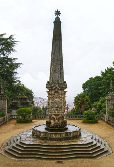 Sanctuary of Nossa Senhora dos Remedios obelisk, Lamego, Portugal. 1738 (granit) av Portuguese School