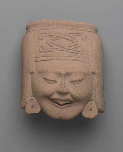 Huvud av en skrattande kvinna, Totonac (keramik) av Pre Columbian