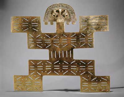 Gjuten Tumbaga pectoral, från Huaca del Dragon, Caldas, Colombia, Tolima stil (guld) av Pre Columbian