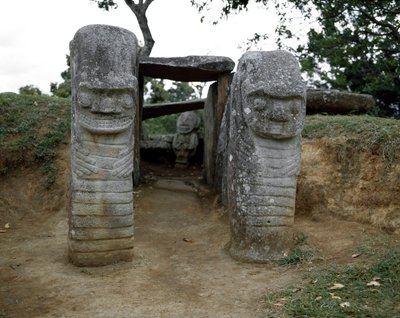 Megalitisk skulptur av zoomorfa karyatider av Pre Columbian Pre Columbian