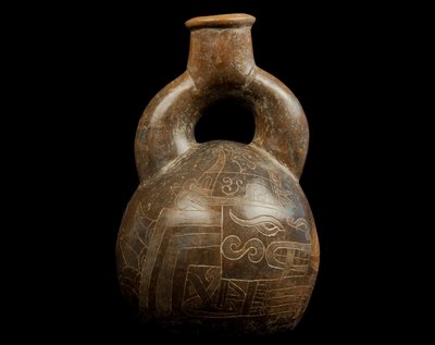 Vas med bygelskaft / Culture Chavin (terrakotta) av Precolombian Precolombian