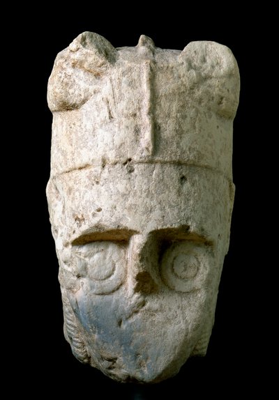 Huvudet för en bågskytt med en behornad hjälm (miles cornutus), från Monte Prama (Cabras), bevarad på National Archaeological Museum of Cagliari av Prehistoric Prehistoric