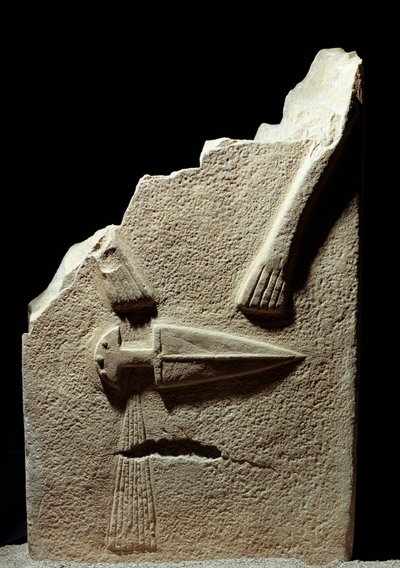 Förhistorisk konst: stele ristad under järnåldern från platsen för Lunigiana nära La Spezia, Italien. 1100-800 f.Kr. La Spezia, Lunigiana-civilisationens kommunala museum av Prehistoric Prehistoric
