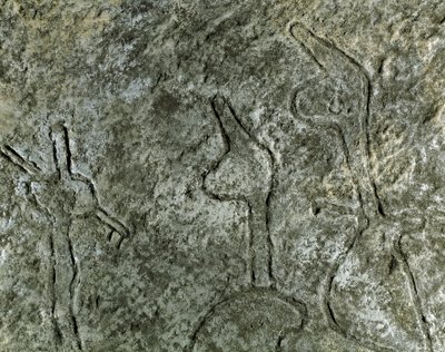 Förhistoria, hällkonst: hällristning (graffiti på sten) av en representation av en jaktscen. neolitik, stenålder. (Azerbajdzjan) Bronsåldern. Baku, Azerbajdzjans statliga religionshistoriska museum av Prehistoric Prehistoric