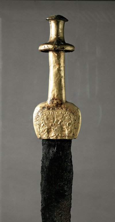 Svärd från Guadalajara (Spanien), detalj av guldhandtaget, förhistorisk period av Prehistoric Prehistoric