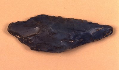 Stenpilspets upptäckt i Isolino di Varese (Italien). av Prehistoric Prehistoric