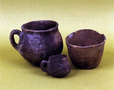 Vas och kärl från Hunseans befolkning i Lagozza (3100 f.Kr. - 2200 f.Kr.) i norra Italien. Neolitisk tid. av Prehistoric Prehistoric