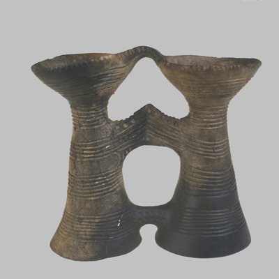 Kärl i kikareform, 4400-4200 f.Kr av Prehistoric Russian Culture