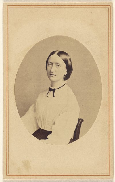 [Oidentifierad kvinna, sittande] av R. A. Lord