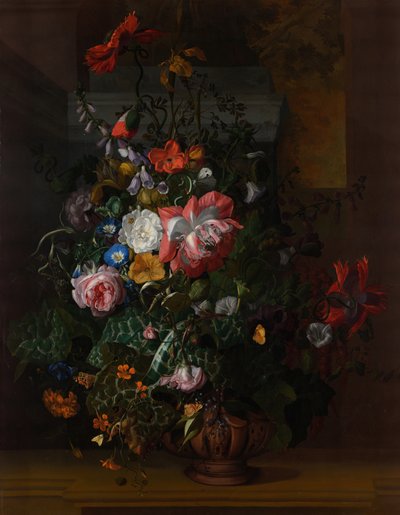 Rosor, konvolvulus, vallmo och andra blommor i en urna på en stenavsats av Rachel Ruysch