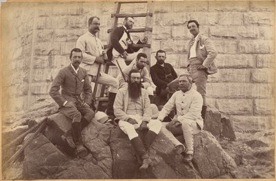 Ledande personal från Messrs. Glover & Co. vid Sindhbron (framsida, överst) av Raja Deen Dayal