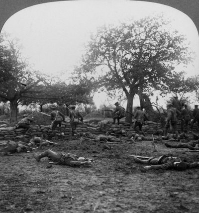 Första världskrigets slagfältsscen, 1914-1918. av Realistic Travels Publishers