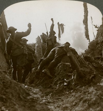 North Country-trupper bombar en tysk maskingevärsposition, Polygon Wood, 1900-talet av Realistic Travels Publishers