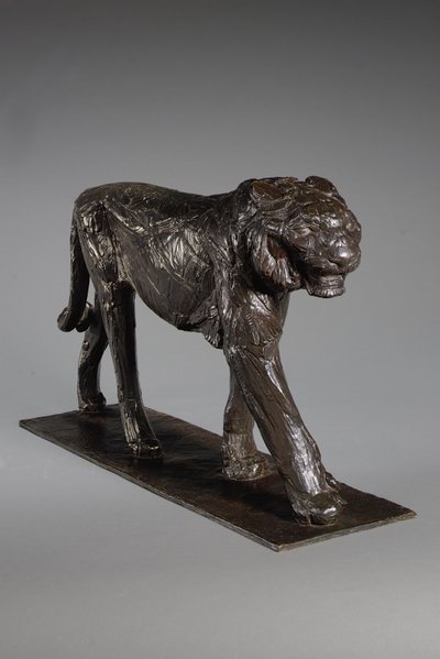 Stor kunglig tiger; Grand Tigre Royal, c.1913 (brons med mörkbrun patina) av Rembrandt Bugatti