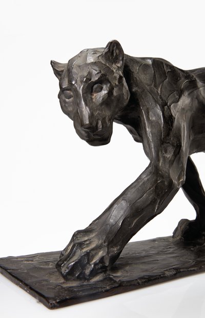 Panther walking, bakre ben höjt, ca 1904 (patinerad brons) av Rembrandt Bugatti