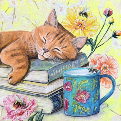 En sovande katt bland böckerna av Renee Machan Cottagecore Artist