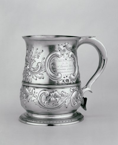 Hanterad mugg, 1740-41, jagad och graverad c.1845 (silver) av Richard and Cooke, Thomas Gurney
