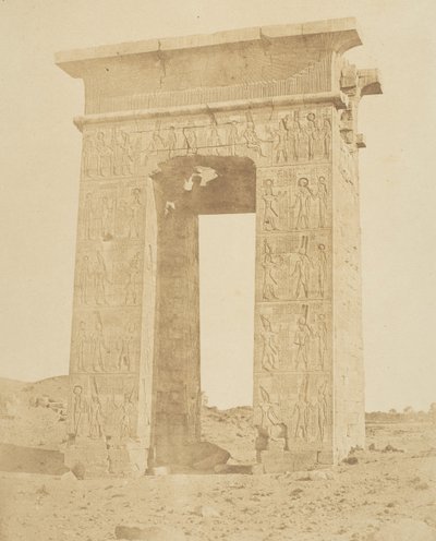 Porten till Ptolemaios Philomeder, B.C. 180, Karnac, ca. 1856. av Robert Murray.
