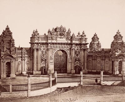 Dolmabahçe Palace Imperial Gate av Robertson and Beato