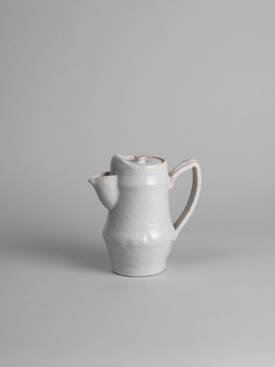 Vit plåtglaserad kaffekanna, 1914-15 av Roger Eliot Fry