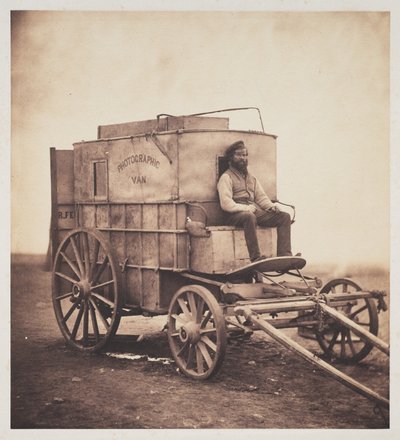 Fotografens vagn med Marcus Sparling på Krim av Roger Fenton