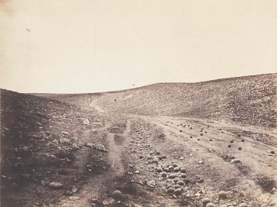 Dödsskuggans dal av Roger Fenton