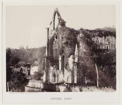 Tintern Abbey, ca 1857 (albumintryck) av Roger Fenton